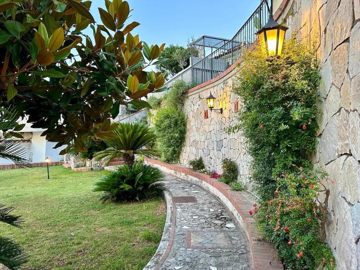 Villa Amalu Capri Piscina E Giardino Exterior photo